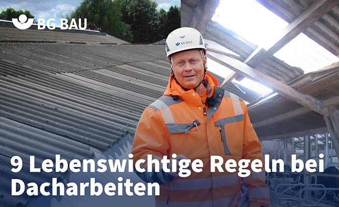 Aufsichtsperson Denny im Unterweisungsvideo zu Dacharbeiten.